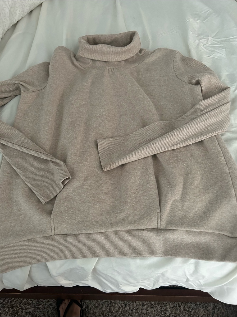 ALO Yoga Relaxed Cowl Neck Sweater in Light Taupe large